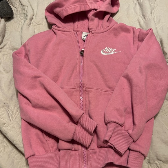 Nike Soft Pink Apparel Set Size 5t - Picture 4 of 6